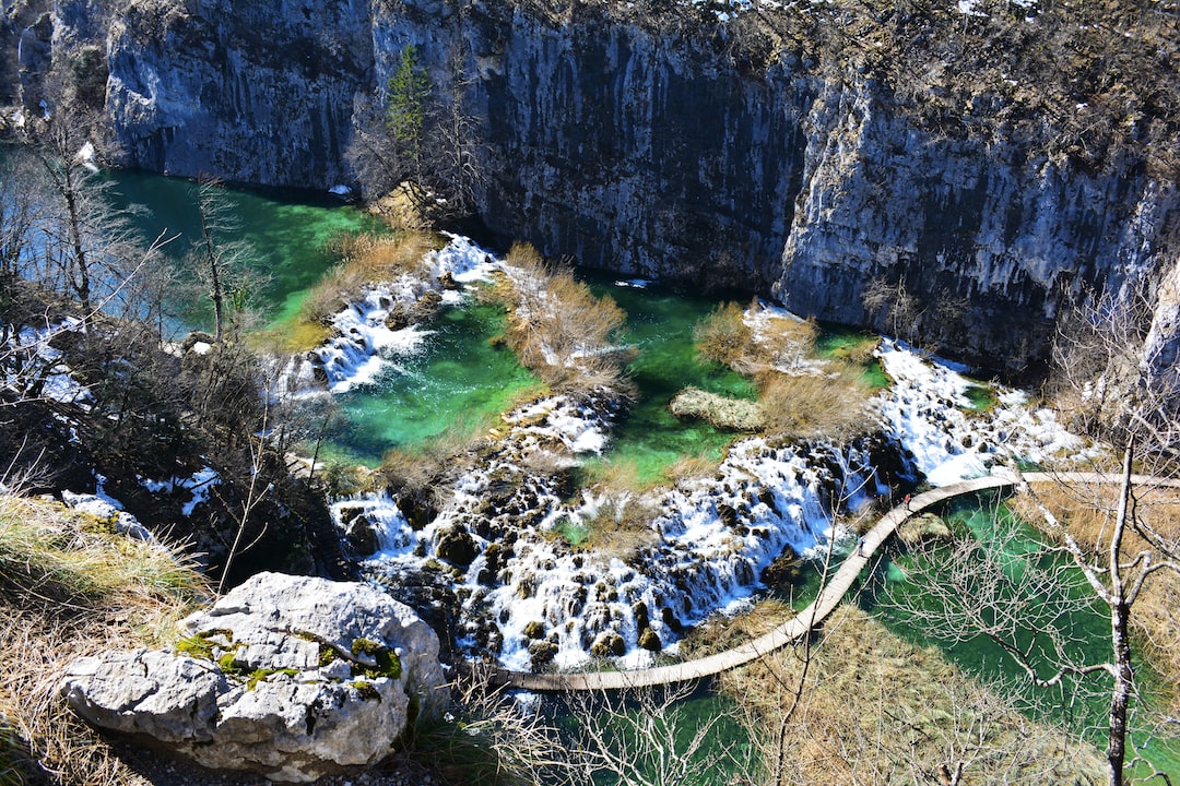 Stunning view of clear green waters along the Appalachian Trail, showcasing nature's beauty for hikers seeking the best base layers for Appalachian Trail.